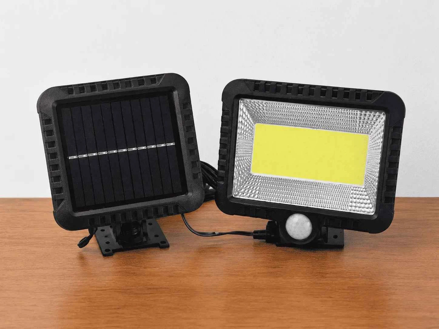Faro LED Solare Raptor R-0448 con Pannello Separato e Sensore di Movimento IP65